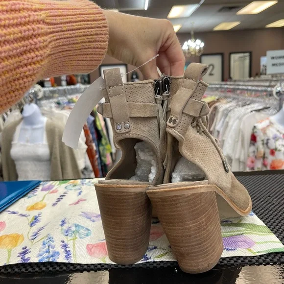 Dolce Vita Taupe Lace-Up Open-Toe Block Heel Sandals - Picture 3 of 6